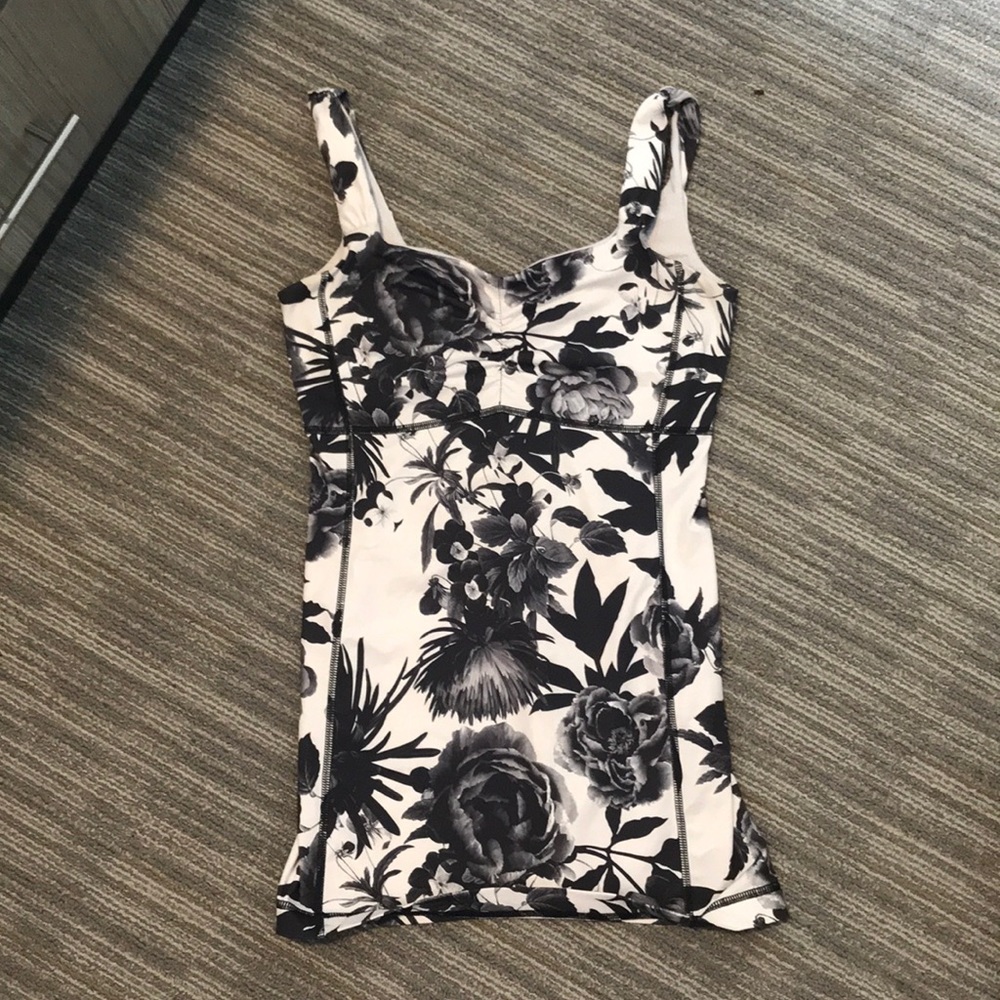 Lululemon Aria II Tank in Brisk Bloom